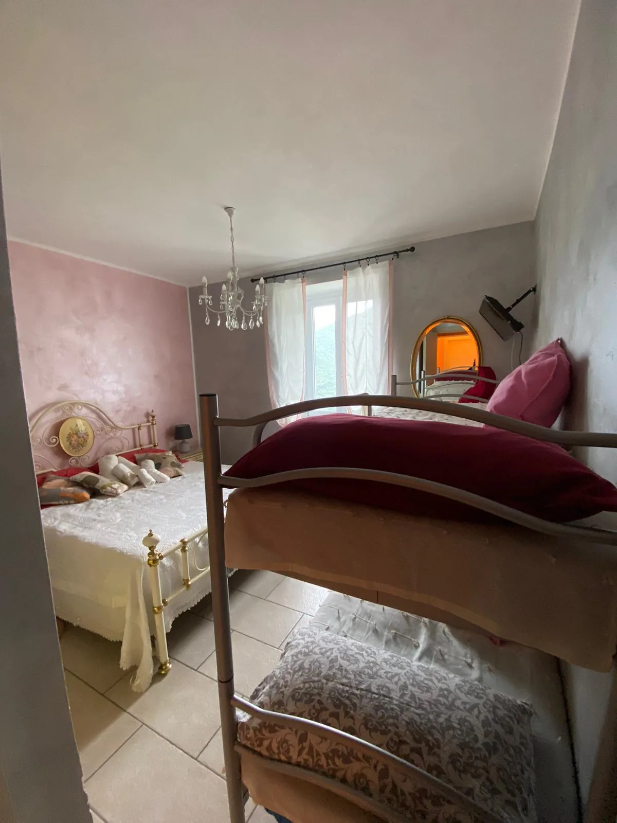 La testiera imbottita della Camera Rosa