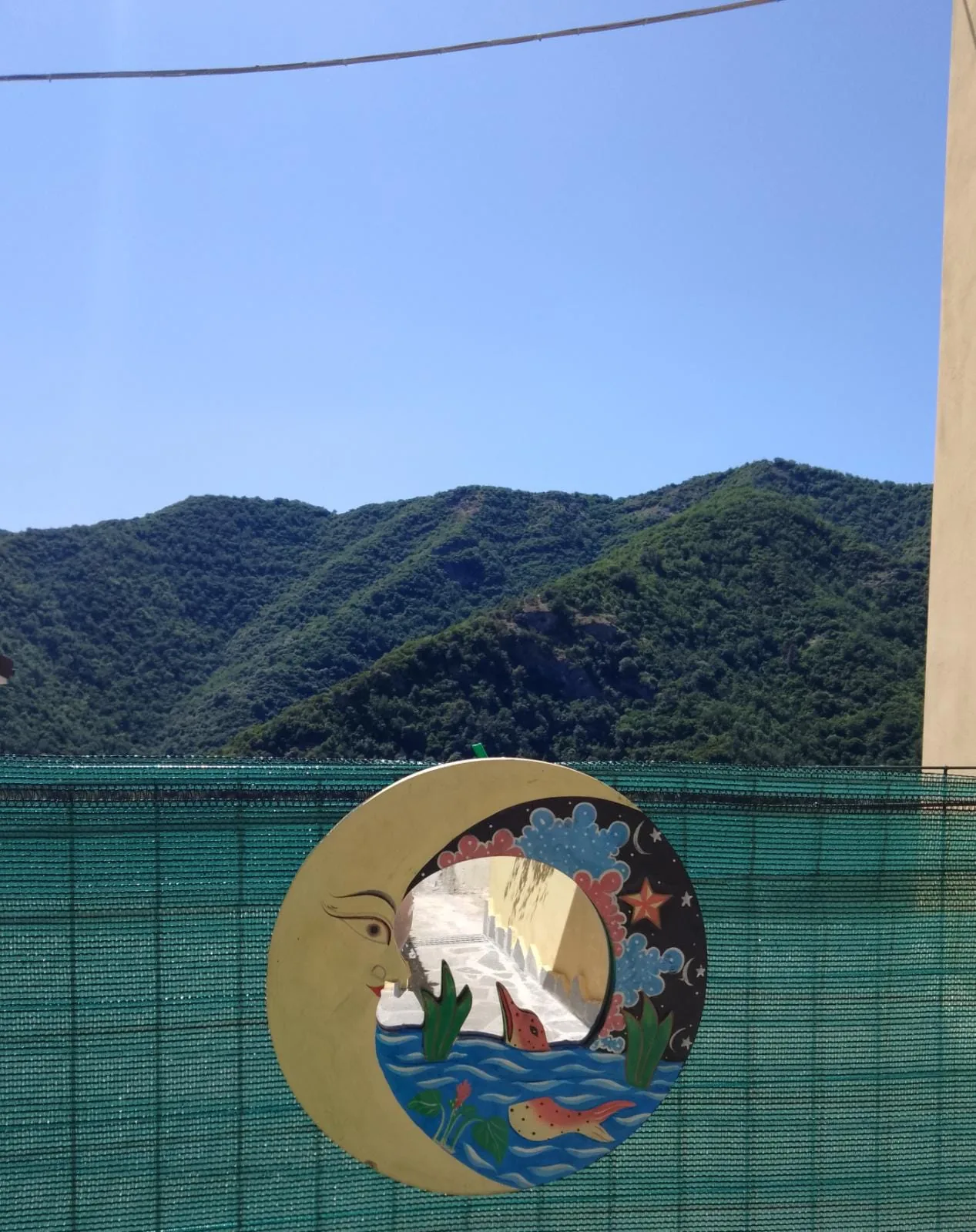 La valle e i monti visti dalla casa